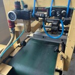 Invoerband trays flowpakmachine Eigen bouw, geel, bouwjaar 2012